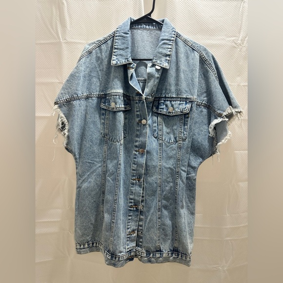 Stylish Denim Button-Up Dress with Belt - Picture 7 of 8